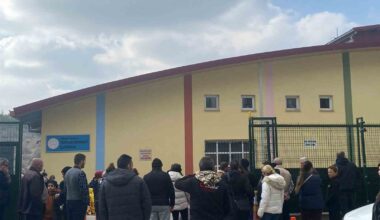 Ankara’da sinir krizi geçiren şahıs ilkokuldaki 20 kişiyi rehin aldı