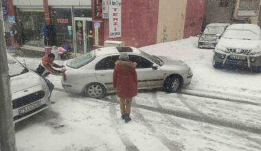 Ardahan’da kar yağışı hayatı olumsuz etkiliyor