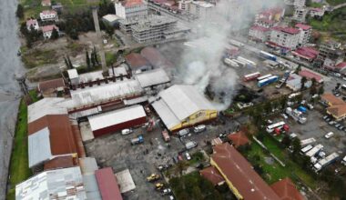 Artvin’in Kemalpaşa ilçesindeki çay fabrikasında çıkan yangın söndürüldü