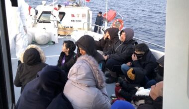 Ayvacık açıklarında 18 kaçak göçmen yakalandı