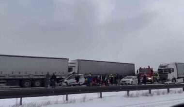 Bolu’da büyük trafik kazası, Ankara istikametine TEM otoyolu trafiğe kapandı