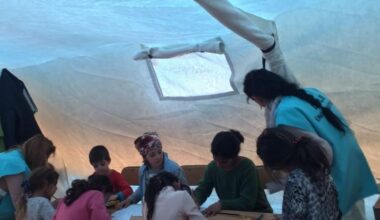 Diyarbakır’da çadır kentte çocuklar kurslar ile stres atıyor