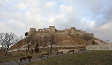 Gaziantep’te depremde hasar alan tarihi yapılar için bilim kurulu toplandı