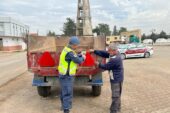 Jandarma traktör sürücülerine reflektör dağıttı