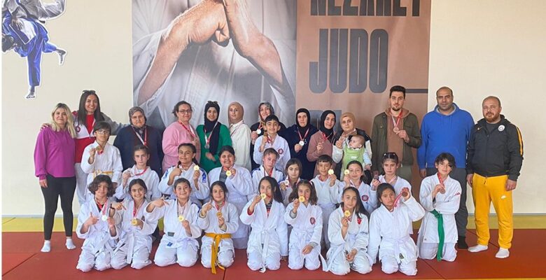 Karaman’da okullar arası küçükler judo il birinciliği müsabakaları yapıldı