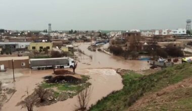 Kızıltepe’de mahalleler su altında kaldı