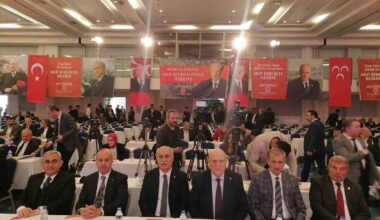MHP’nin Bayburt belediye başkanları Antalya’da toplandı