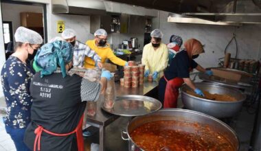 Nallıhan Belediyesi’nden günlük 2 bin aileye sıcak yemek