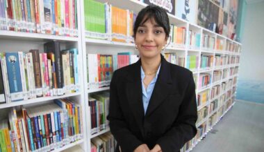 Okumaya teşvik ettiği anneannesi için Kırşehir’e kütüphane desteği verdi