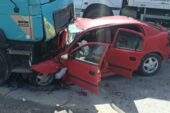 Otomobilin tırın altında kaldığı feci kazada 1 kişi hayatını kaybetti