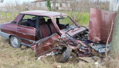 Samsun’da kamyonet ile otomobil çarpıştı: 3 yaralı