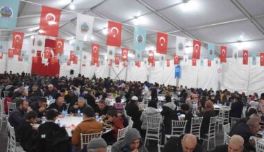 Siirt Belediyesinin iftar çadırına yoğun ilgi