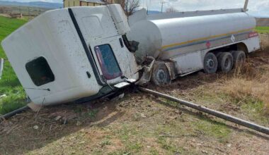 Yozgat’ta devrilen akaryakıt tankerinin sürücüsü yaralandı