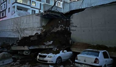 Yozgat’ta istinat duvarı çöktü, 11 araç hasar gördü