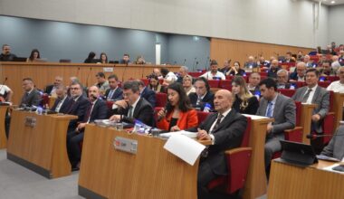 AK Partili Saygılı, İzmir Büyükşehir Belediye Meclisi toplantısına katıldı