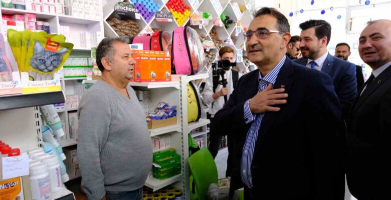Bakan Dönmez Eskişehir’de seçim çalışmalarını sürdürüyor