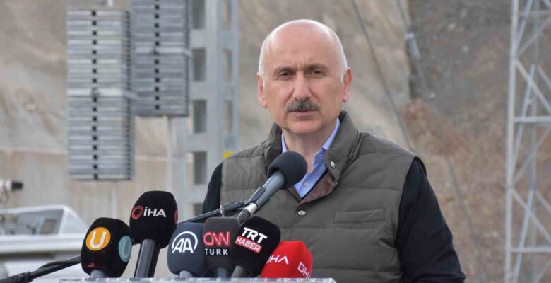 Bakan Karaismailoğlu, Ankara-Sivas Hızlı Tren Hattı’nda incelemelerde bulundu: “Açılışına günler kaldı”