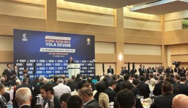 Başkan Büyükkılıç, Cumhurbaşkanı Erdoğan’ın düzenlediği iftar programına katıldı