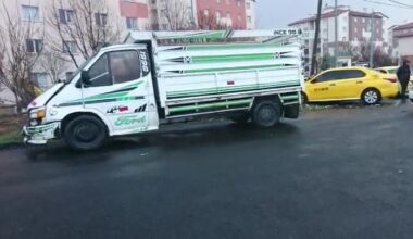 Bingöl’de ticari taksi ile kamyonet çarpıştı: 5 yaralı