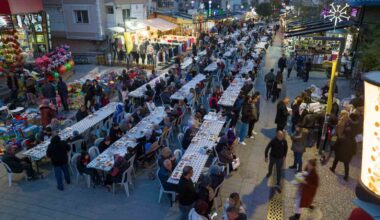 Buca’da kentin kalbinde iftar sofraları kuruldu