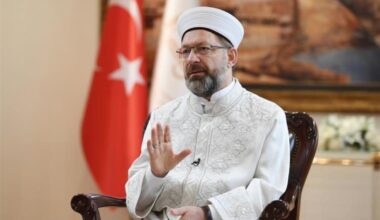 Diyanet İşleri Başkanı Erbaş: “Batıda artan İslam düşmanlığına karşı tüm Müslümanları sessiz kalmamaya davet ediyorum”