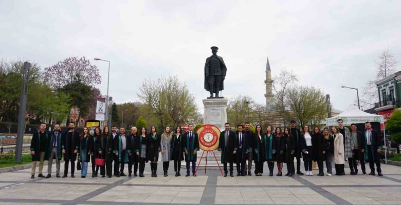 Edirne’de Avukatlar Günü töreninde depremlerde hayatını kaybeden avukatlar anıldı