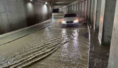 Elazığ’a şiddetli yağış: Rögarlar taştı, alt geçitleri su bastı