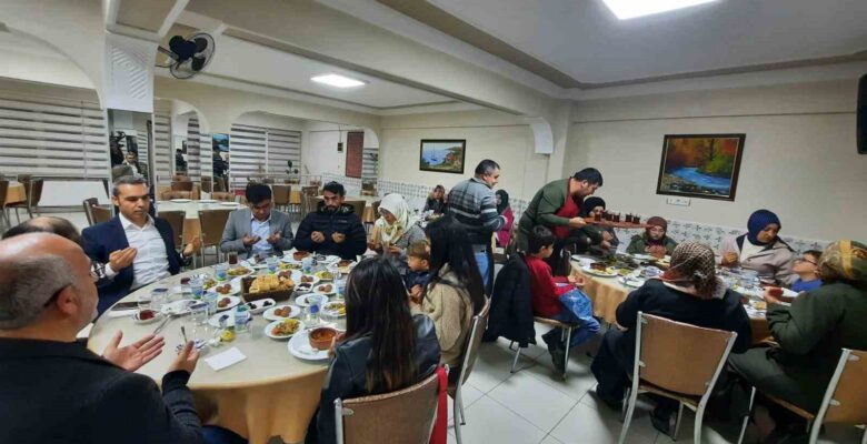 Emet’te yetimler ve ailelerine iftar yemeği