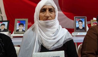 Evlat nöbetindeki gözü yaşlı anne: “8 yıldır terörle mücadele ediyorum”