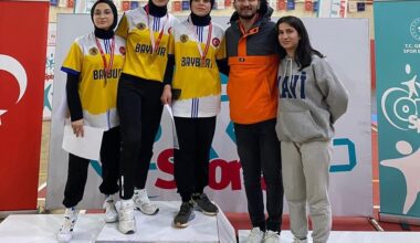 Genç kızlar bilek güreşinde Türkiye finallerinde
