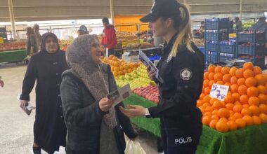İzmir polisi pazar yerinde vatandaşları bilgilendirdi