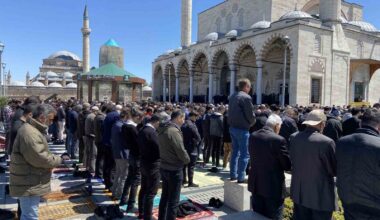 Konya’da Ramazan ayının son Cuma namazı kılındı