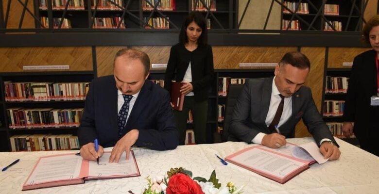 Kozluk’ta yeni halk kütüphanesi yapımı için imzalar atıldı