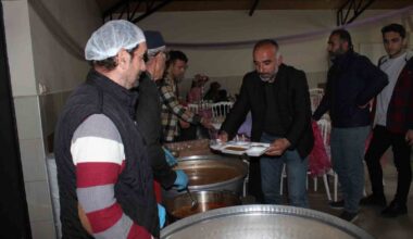 Osmaneli de depremzede öğrenciler ve aileleriyle birlikte iftar yaptılar