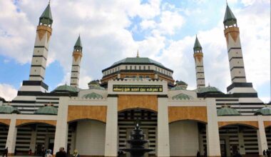 Selahaddin Eyyubi Camii’ne akın ettiler