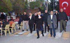 Siirt Valisi Hacıbektaşoğlu, vatandaşlarla iftar sofrasında bir araya geldi