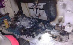 Siirt’te bir iş yerinde çıkan yangında elektronik eşya ve cep telefonları kül oldu