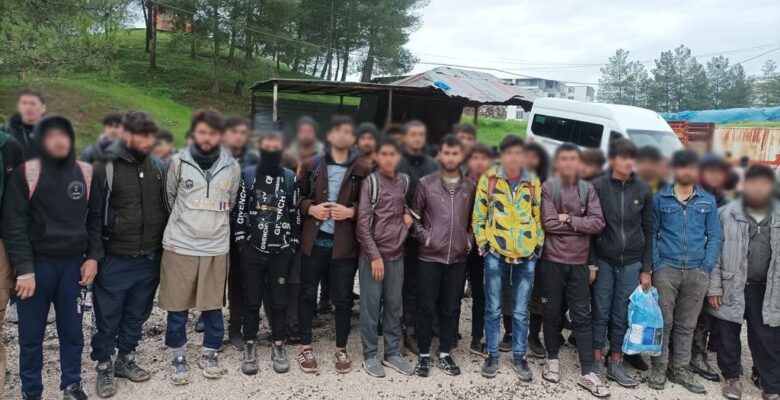 Siirt’te yakalanan düzensiz göçmenlere 3 milyon TL para cezası uygulandı