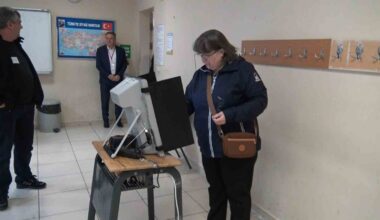 Silivri’de yaşayan çifte vatandaşlar oylarını kullanıyor