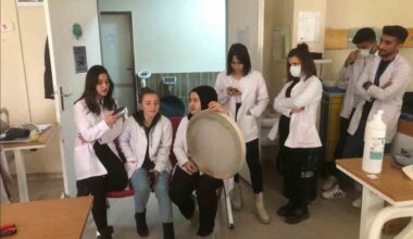 Şırnak Üniversitesi öğrencilerinden hastalara müzik ziyafeti