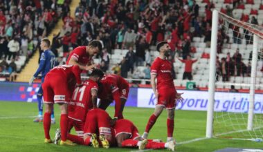 Spor Toto Süper Lig: Antalyaspor: 2 – Alanyaspor: 1 (İlk yarı)