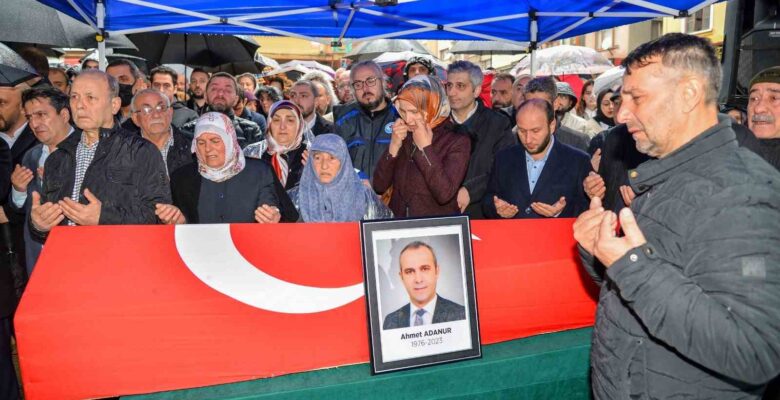 Trabzon Büyükşehir Belediyesi Genel Sekreteri Ahmet Adanur son yolculuğuna uğurlandı
