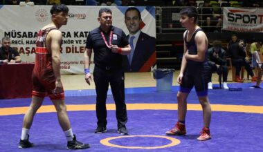 Yaşar Doğu U17 Serbest Güreş Türkiye Şampiyonası Samsun’da başladı