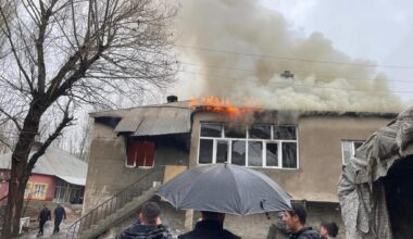 Yüksekova’da ev yangınında 4 çocuk zehirlendi