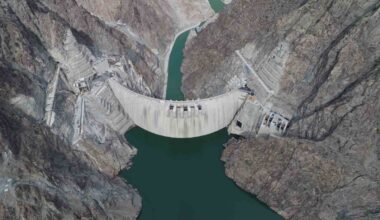 Yusufeli Barajı’nda su seviyesinin yüksekliği 106 metreyi aştı