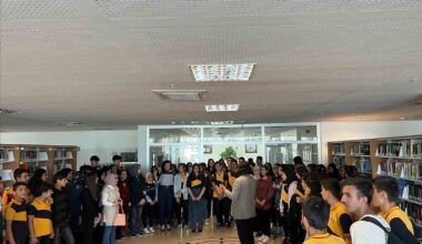 Lise öğrencileri, Şırnak Üniversitesi Kütüphanesini gezdi