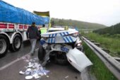 Samsun’da otomobil park halindeki polis aracına çarptı: 2 yaralı