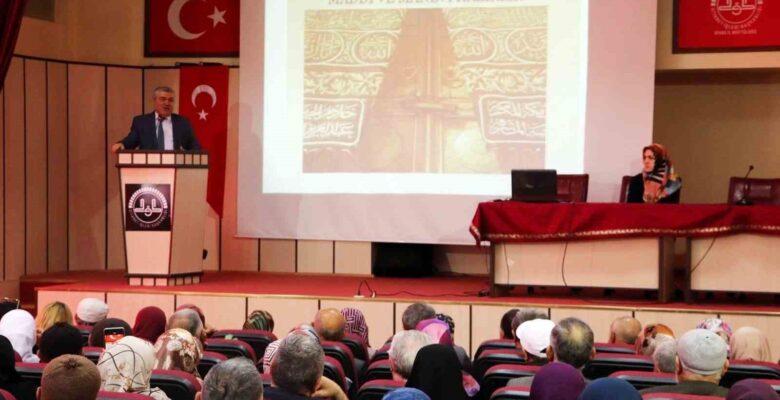 Sivas’ta hacı adaylarına eğitim semineri