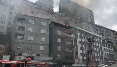 Kağıthane’de teras kat alev alev yandı: Vatandaşlar yangından son anda kurtuldu