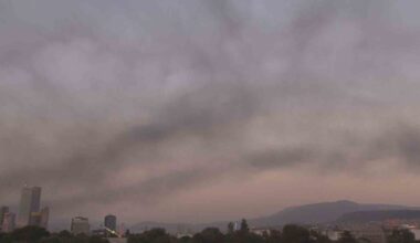 Manisa’daki yangının kara dumanları İzmir’i kapladı